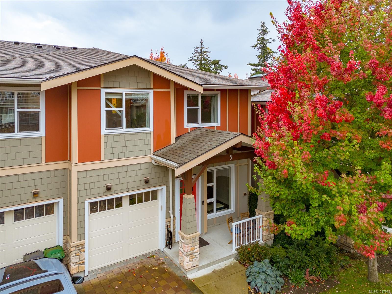 1900 Watkiss Way Apt 5, Victoria, BC V9B 0V6