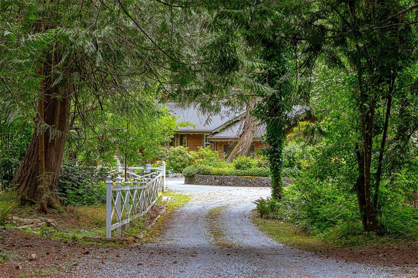 3450 Ravencrest Rd, Cobble Hill, BC V0R 1L4