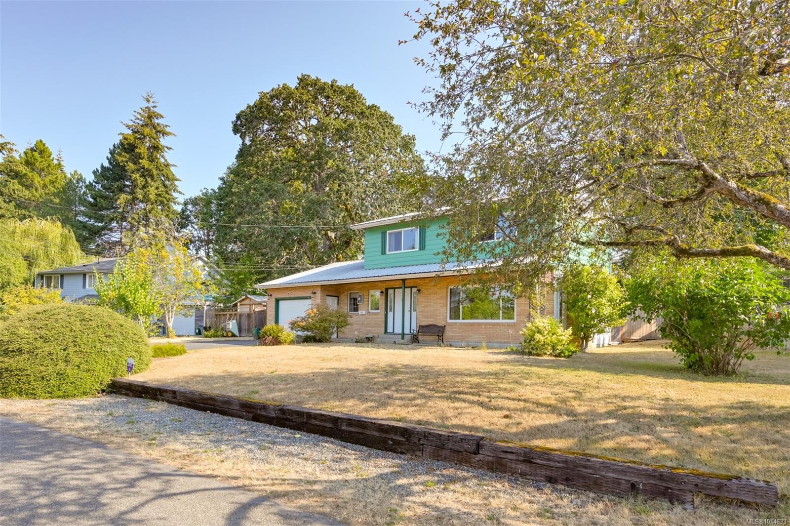 5847 Sycamore St, Duncan, BC V9L 3E3