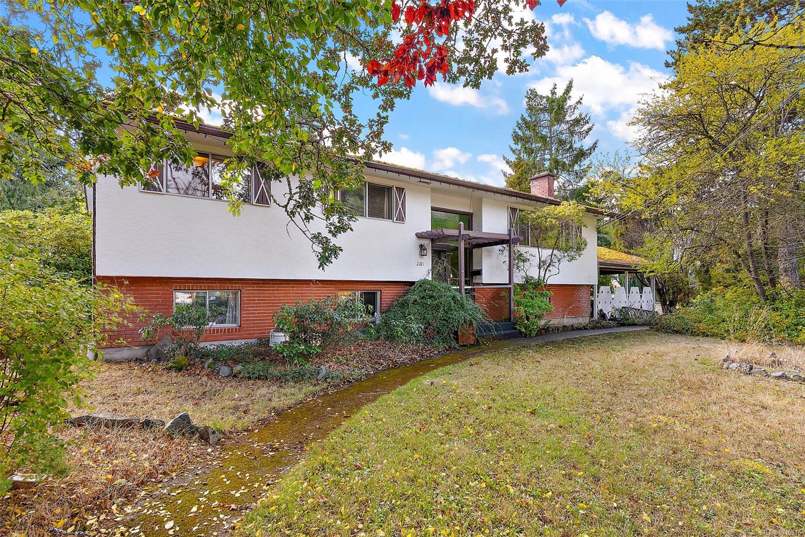 2321 Marlene Dr, Victoria, BC V9B 2E3