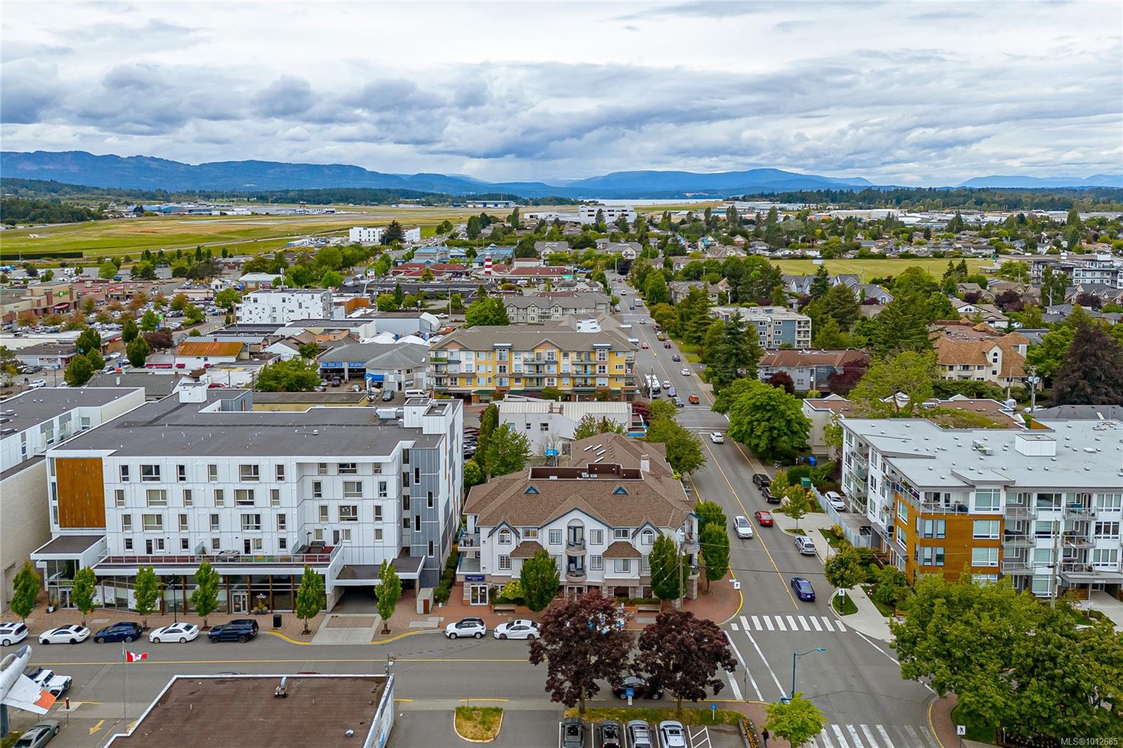 2421 Sidney Ave Apt 204, Sidney, BC V8L 1Y8