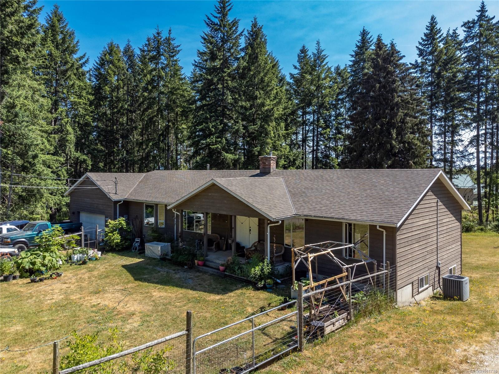 8598 Island Hwy N, Black Creek, BC V9N 1H3