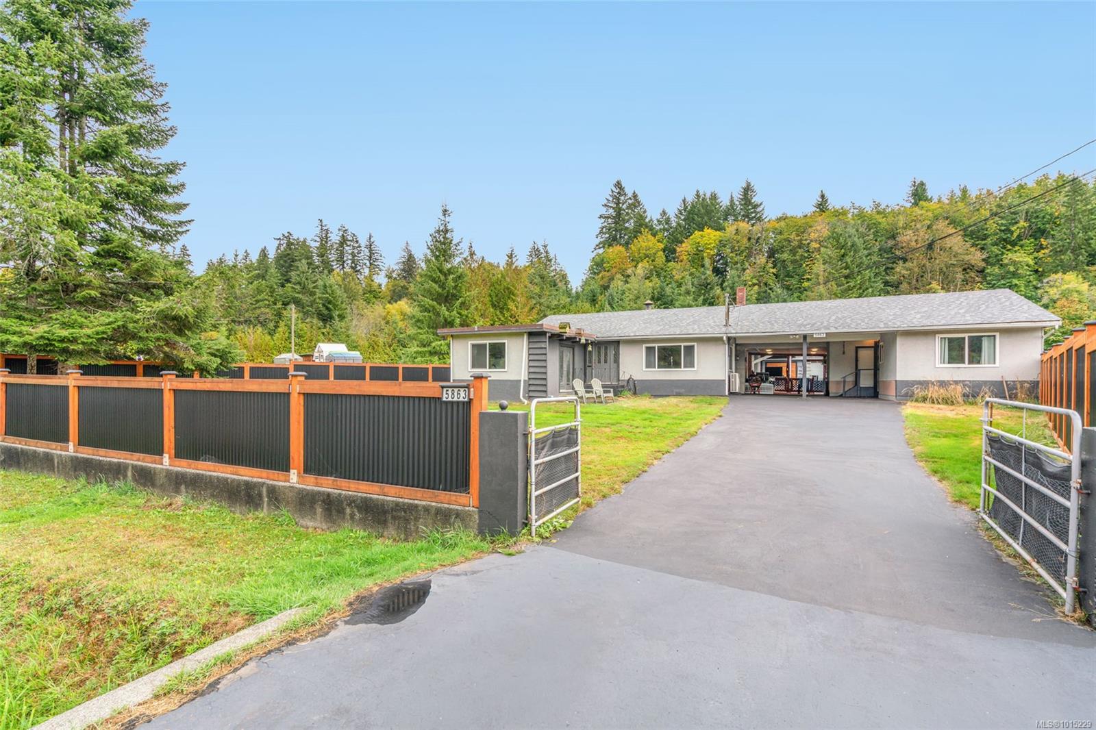 5863 Grandview Rd, Port Alberni, BC V9Y 8W1