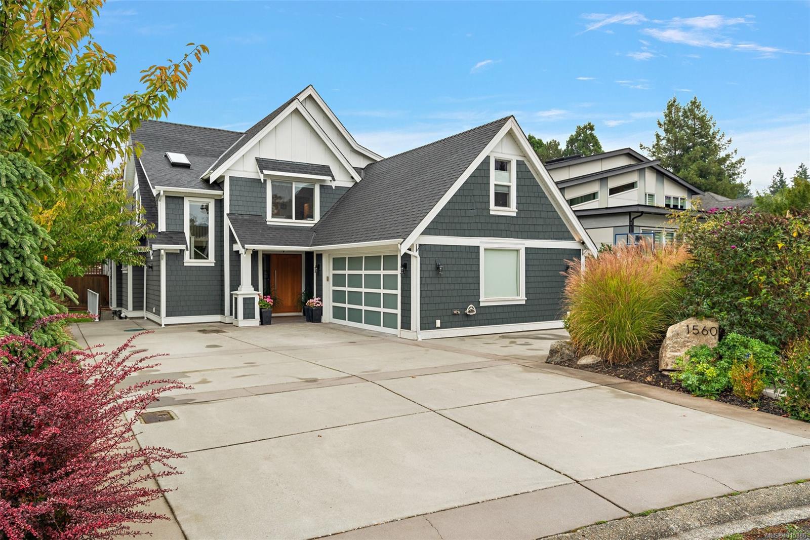 1560 Fremont Pl, Saanich, BC V8N 4R4