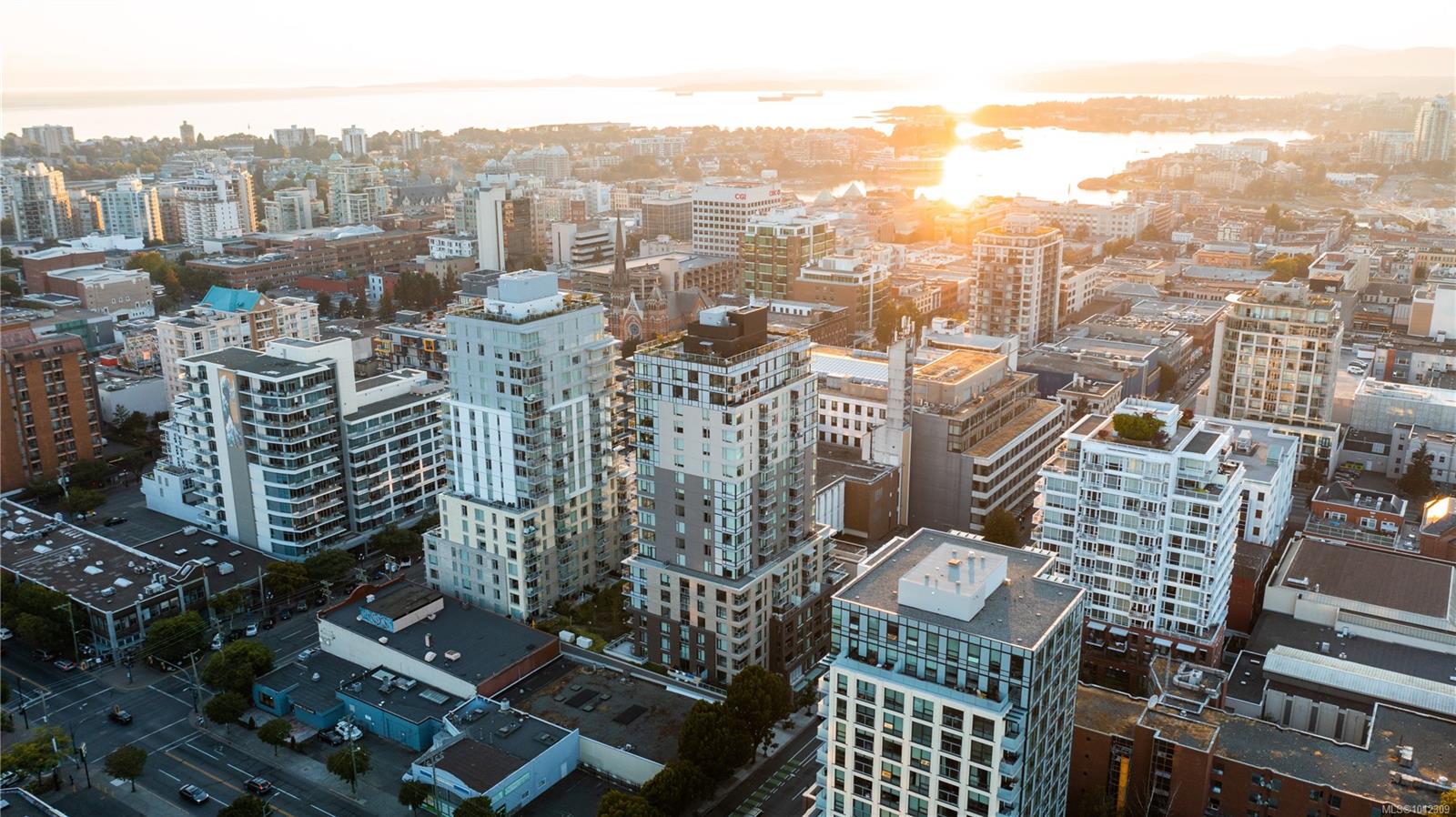 845 Johnson St Apt 302, Victoria, BC V8W 0G3