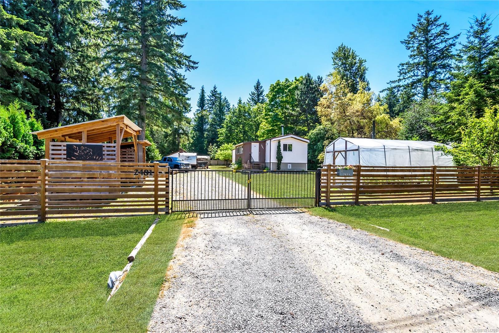 2481 Oakes Rd, Black Creek, BC V9J 1J1