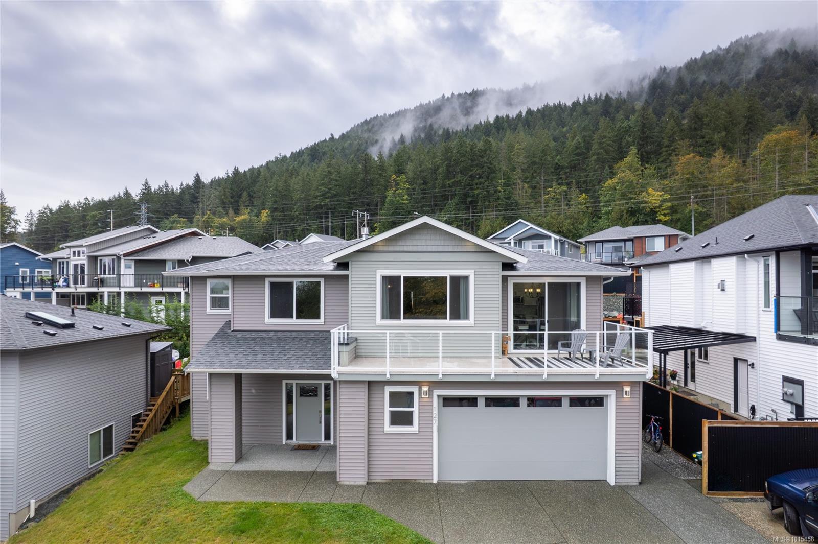127 Ray Knight Dr, Ladysmith, BC V9G 0B8