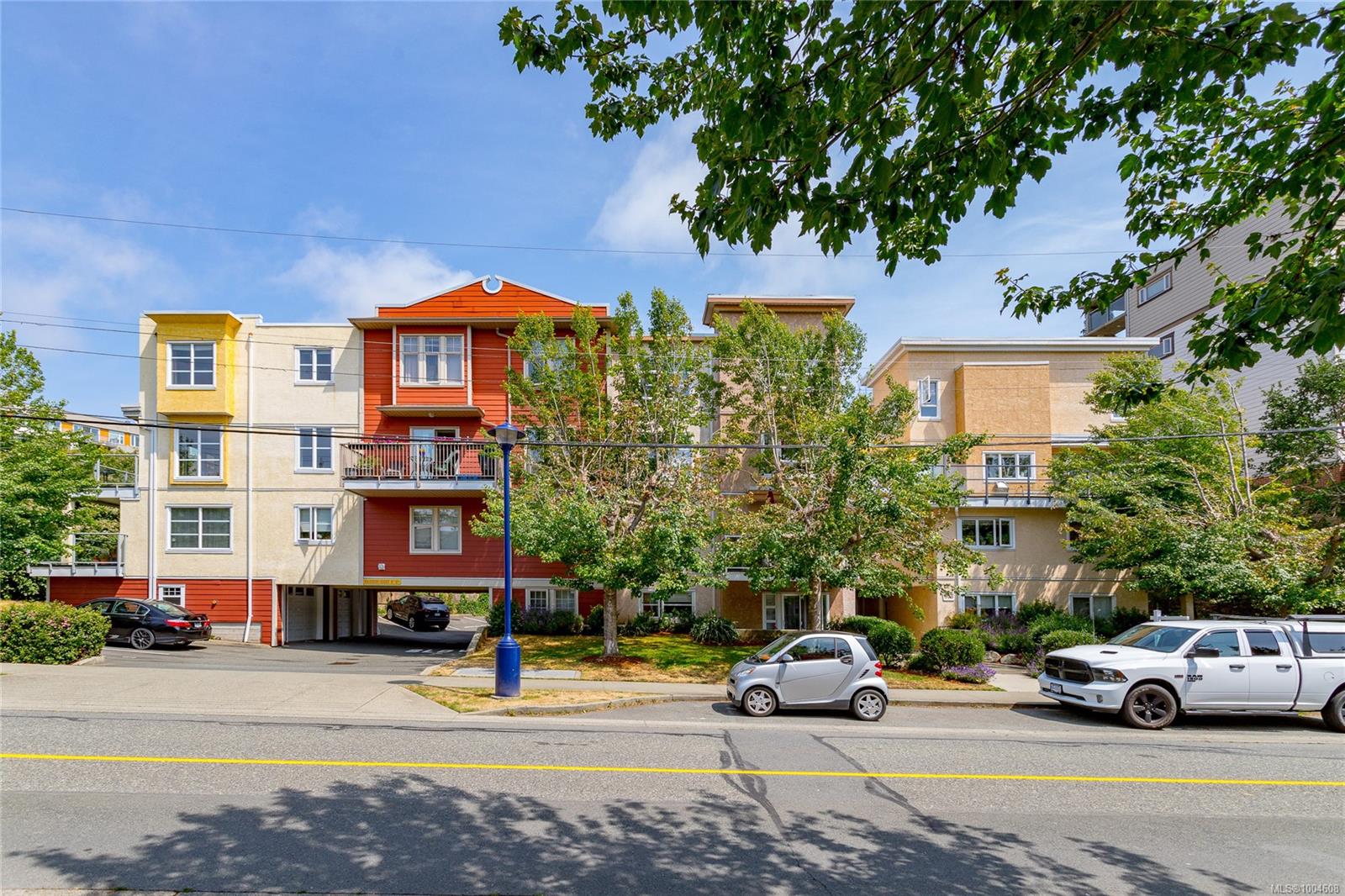 908 Brock Ave Apt 305, Langford, BC V9B 3C6