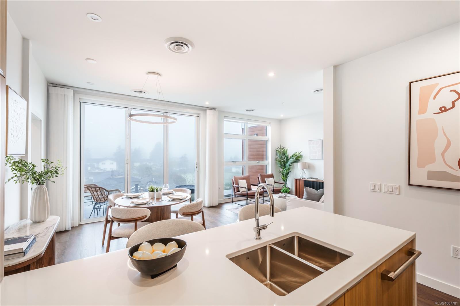 9570 Fifth St Apt 307, Sidney, BC V8L 2W5
