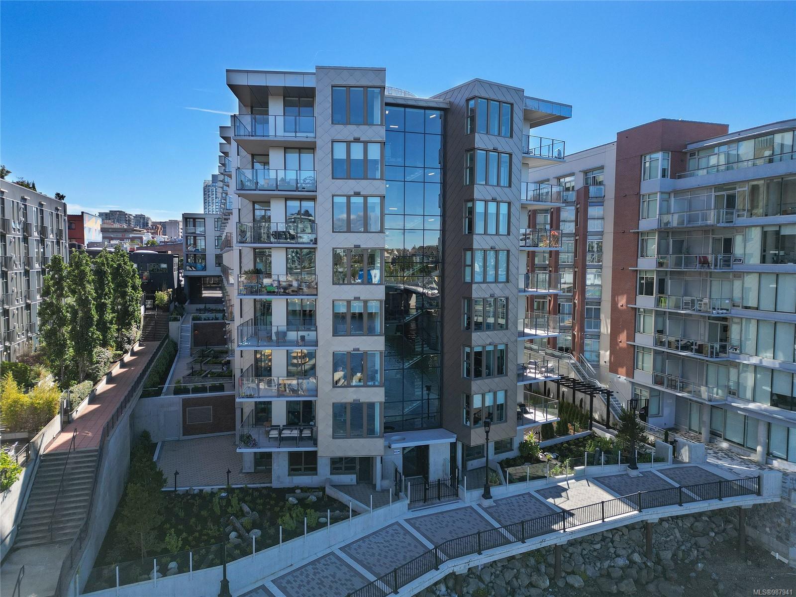 1628 Store St Apt 601, Victoria, BC V8W 0H1