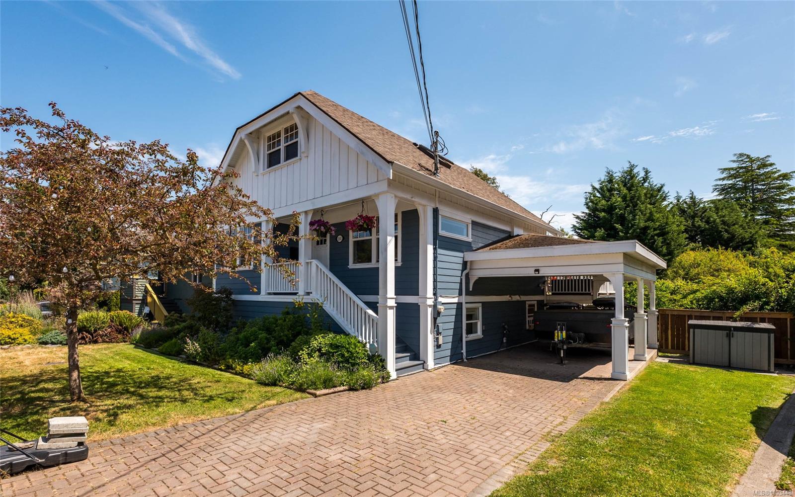 2161 Fair St, Oak Bay, BC V8R 2G9