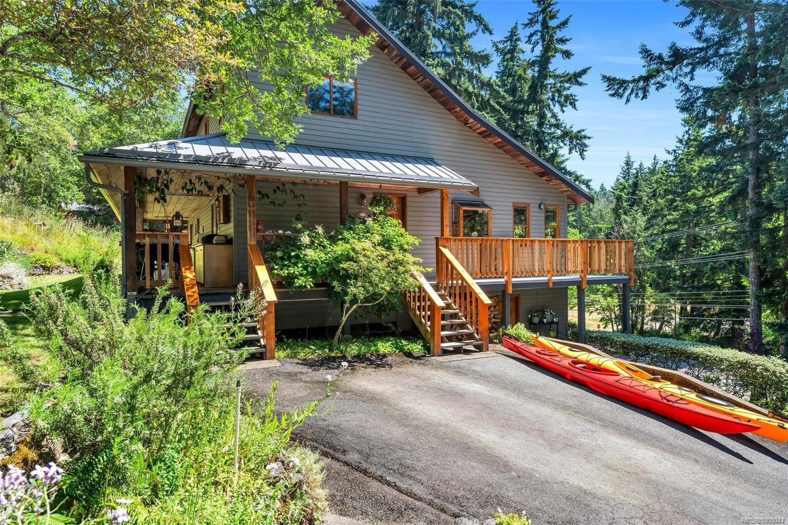997 Herd Rd, Duncan, BC V9L 5W9