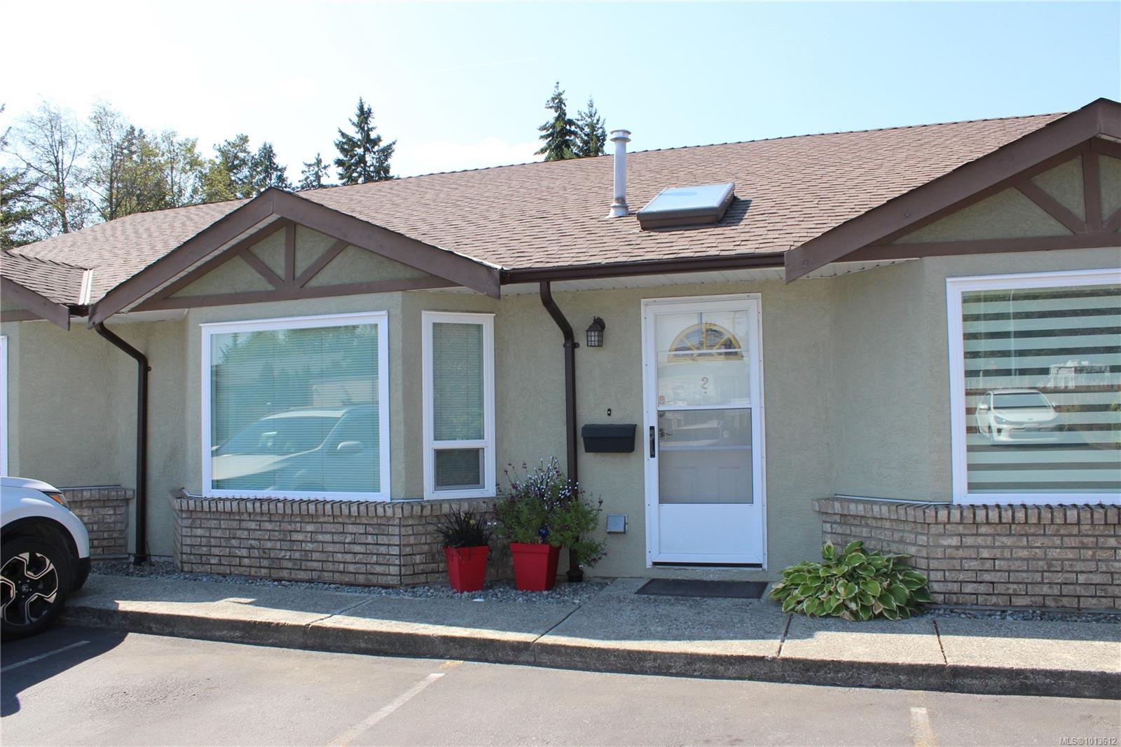 1623 Caspers Way Apt 2, Nanaimo, BC V9S 1K2