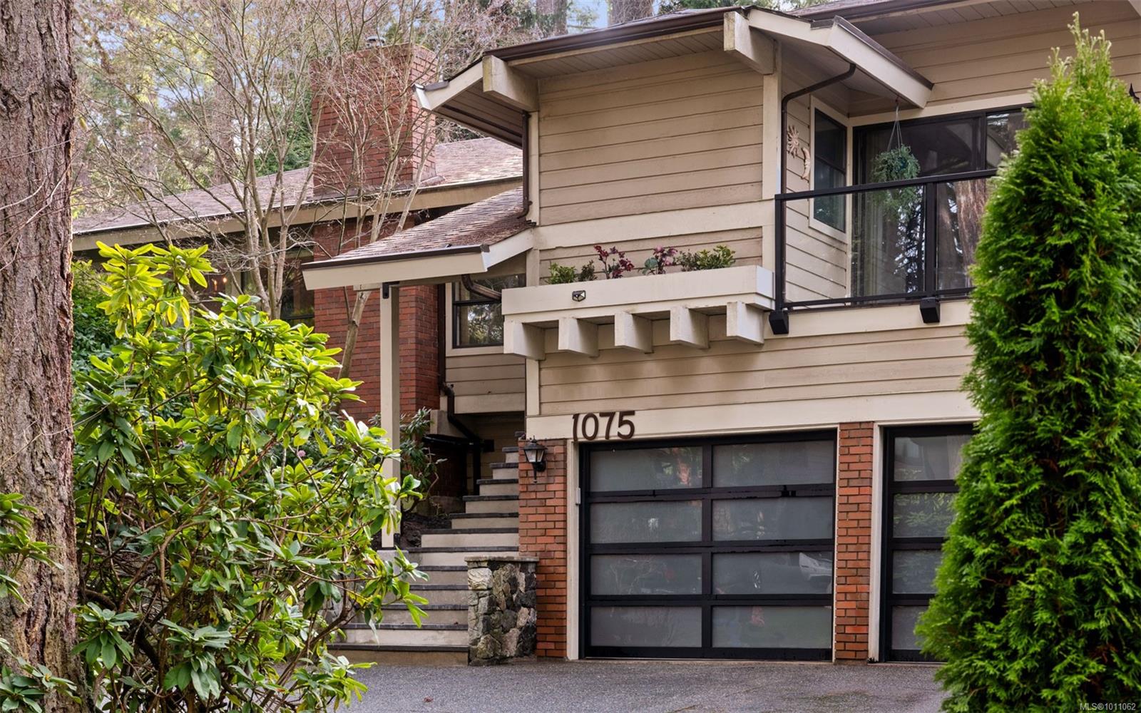 1075 Quailwood Pl, Saanich, BC V8X 4P7
