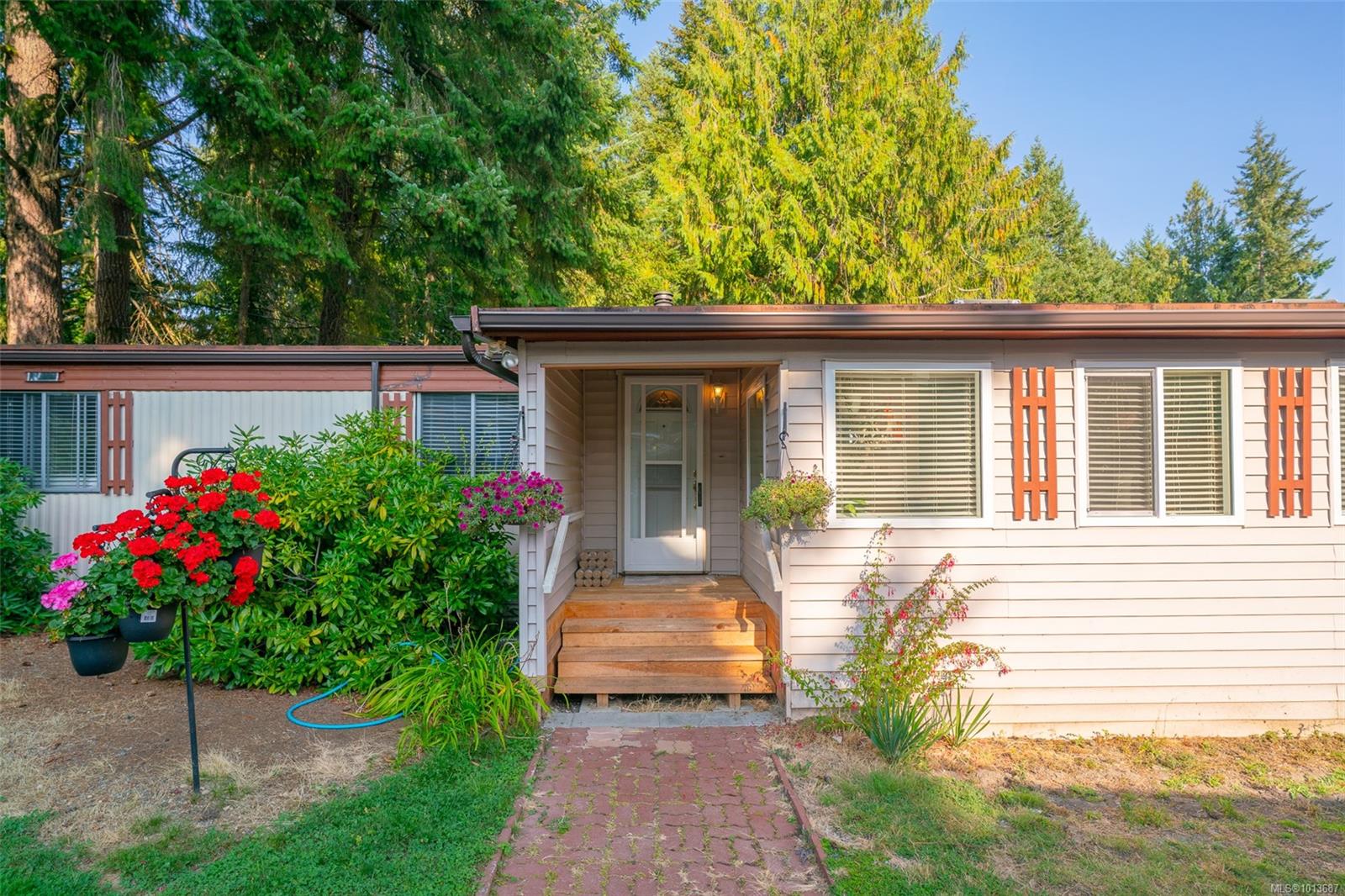 4544 Lanes Rd Apt 3, Cowichan Bay, BC V0R 1N2