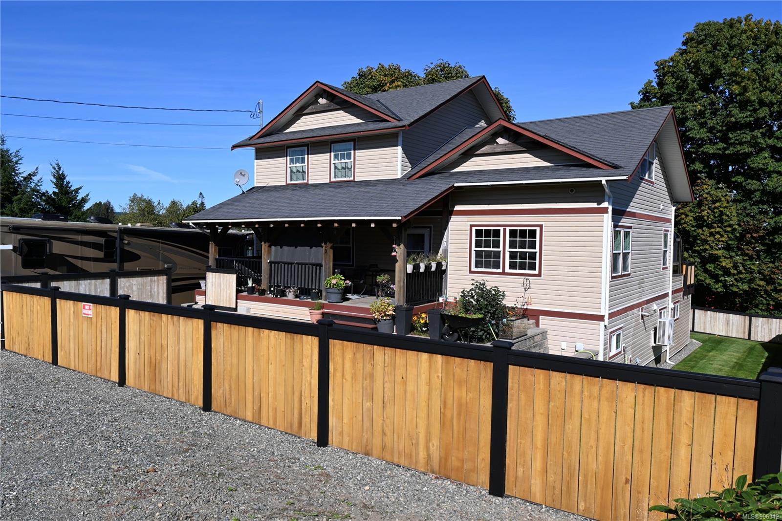 820 10 Avenue, Campbell River, BC V9W 3C4
