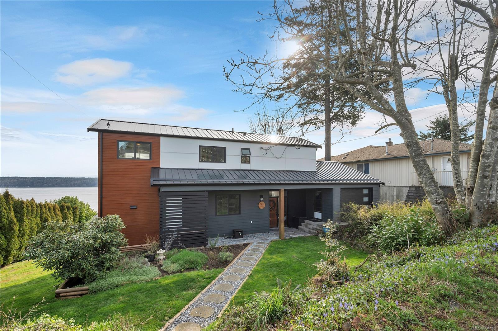 241 Alder St S, Campbell River, BC V9W 2M9