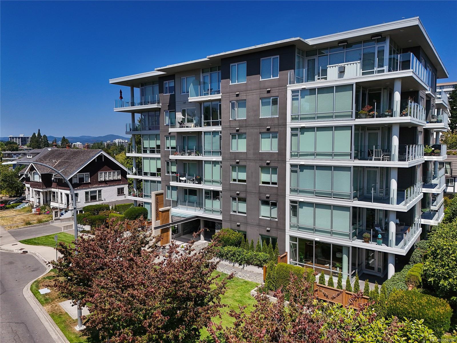 200 Douglas St Apt 101, Victoria, BC V8V 2P2