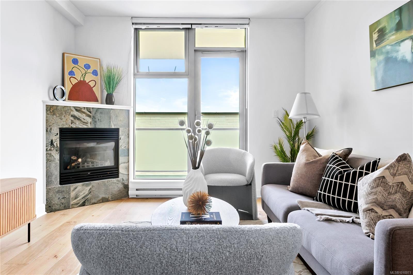 225 Menzies St Apt 212, Victoria, BC V8V 2G6