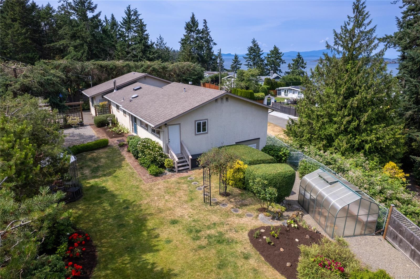 3022 Park Pl, Nanoose Bay, BC V9P 9J3