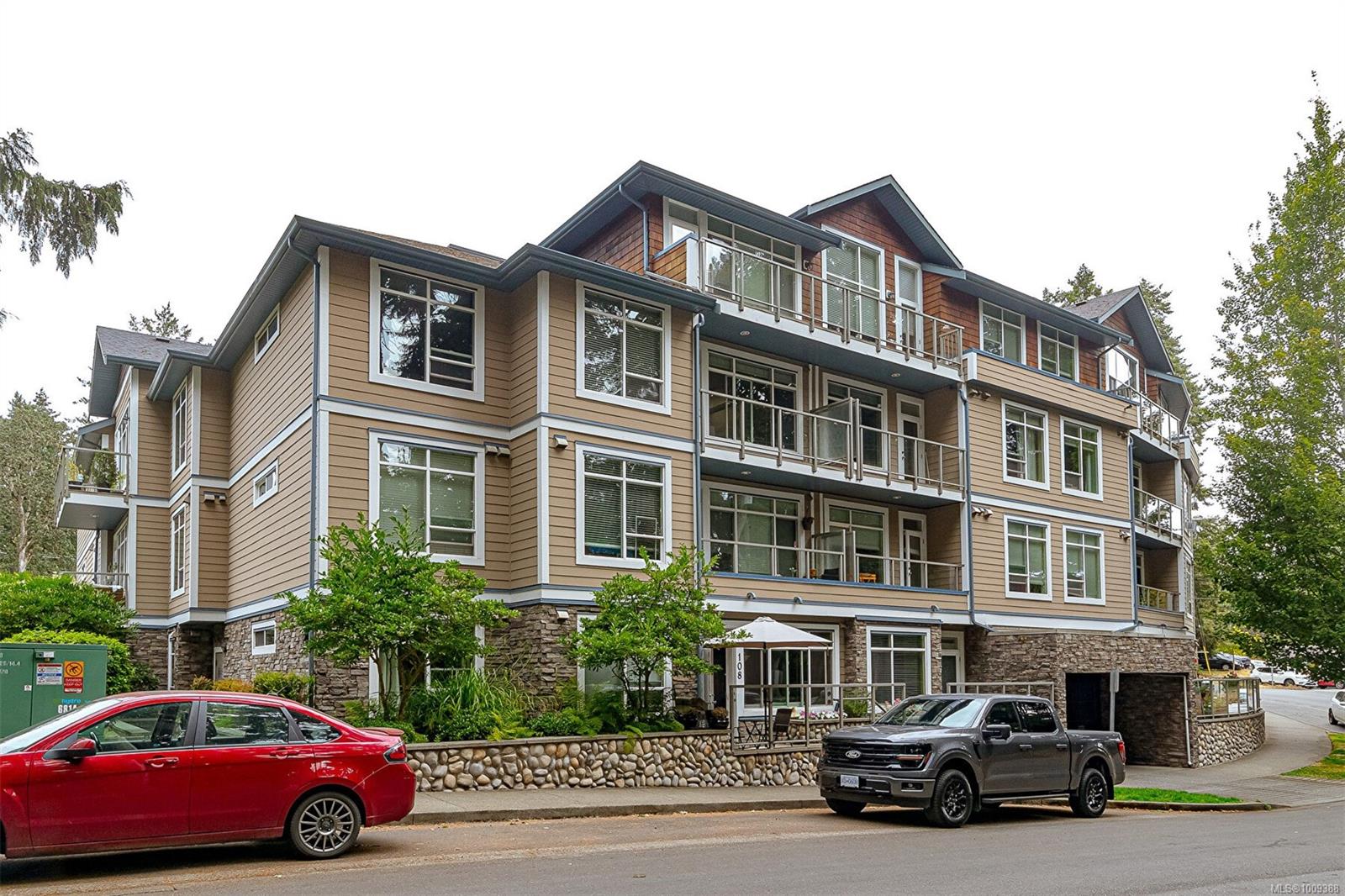 608 Fairway Ave Apt 309, Langford, BC V9B 2R5