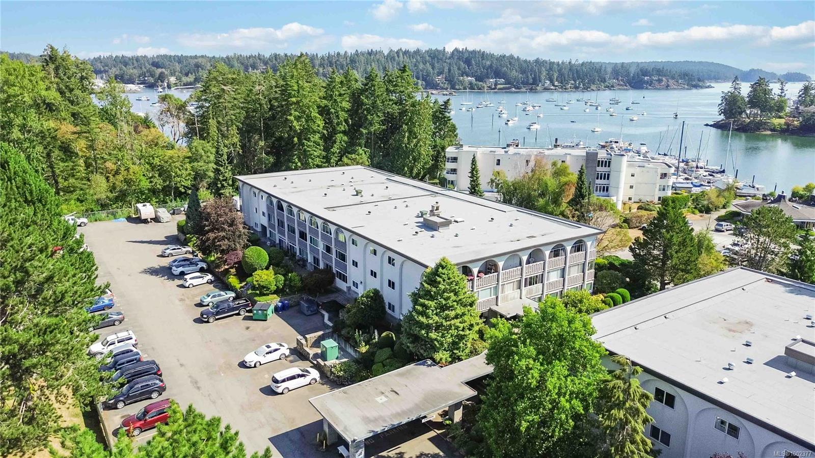 2050 White Birch Rd Apt 104, Sidney, BC V8L 2R1