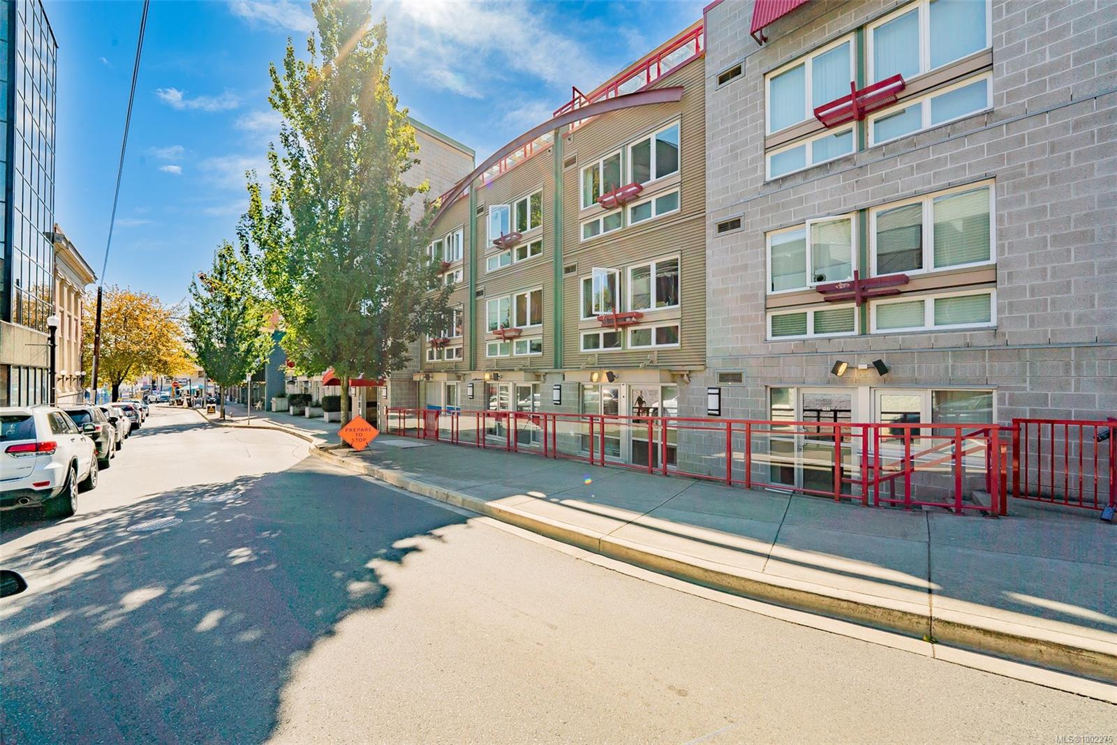 99 Chapel St Apt 320, Nanaimo, BC V9R 5H3
