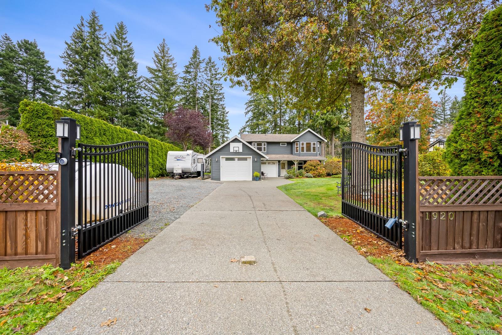 1920 Hearthstone Way, Comox, BC V9M 3Z6