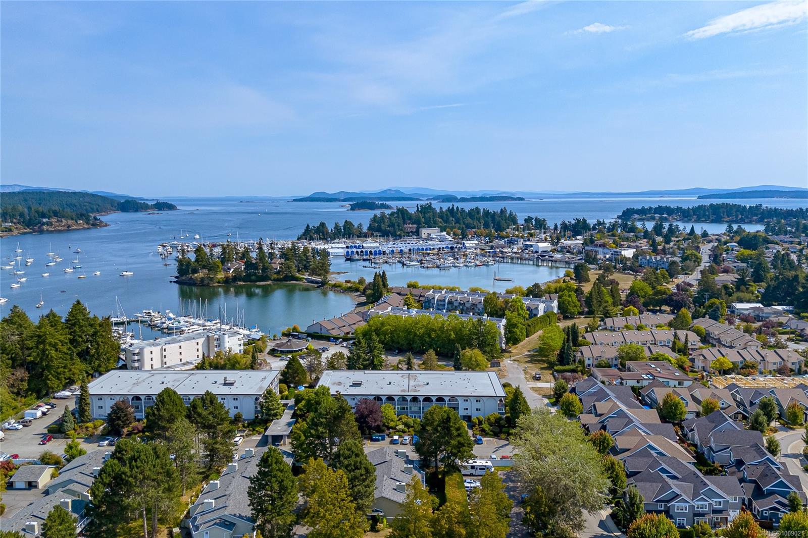 2040 White Birch Rd Apt 108, Sidney, BC V8L 2R1