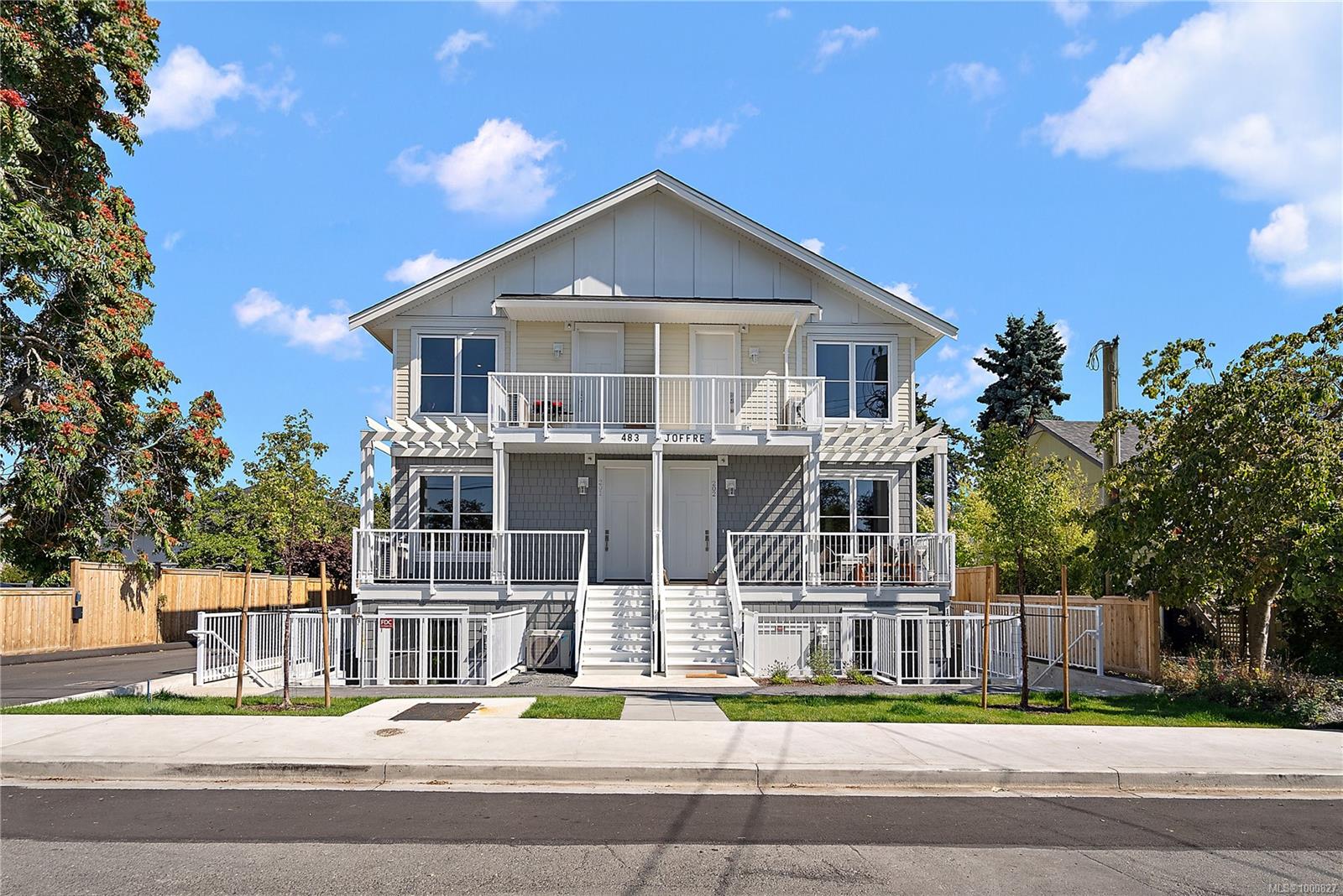 483 S Joffre St Apt 302, Esquimalt, BC V9A 6C7