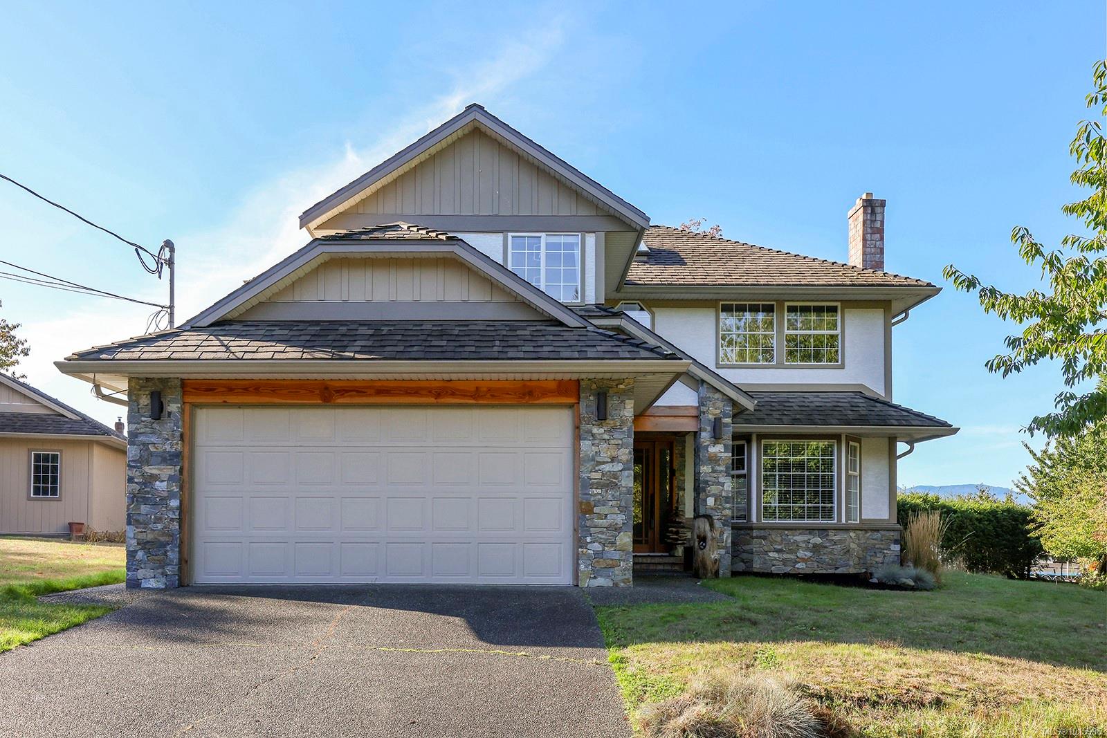 1225 Walter Gage St, Comox, BC V9M 3X1