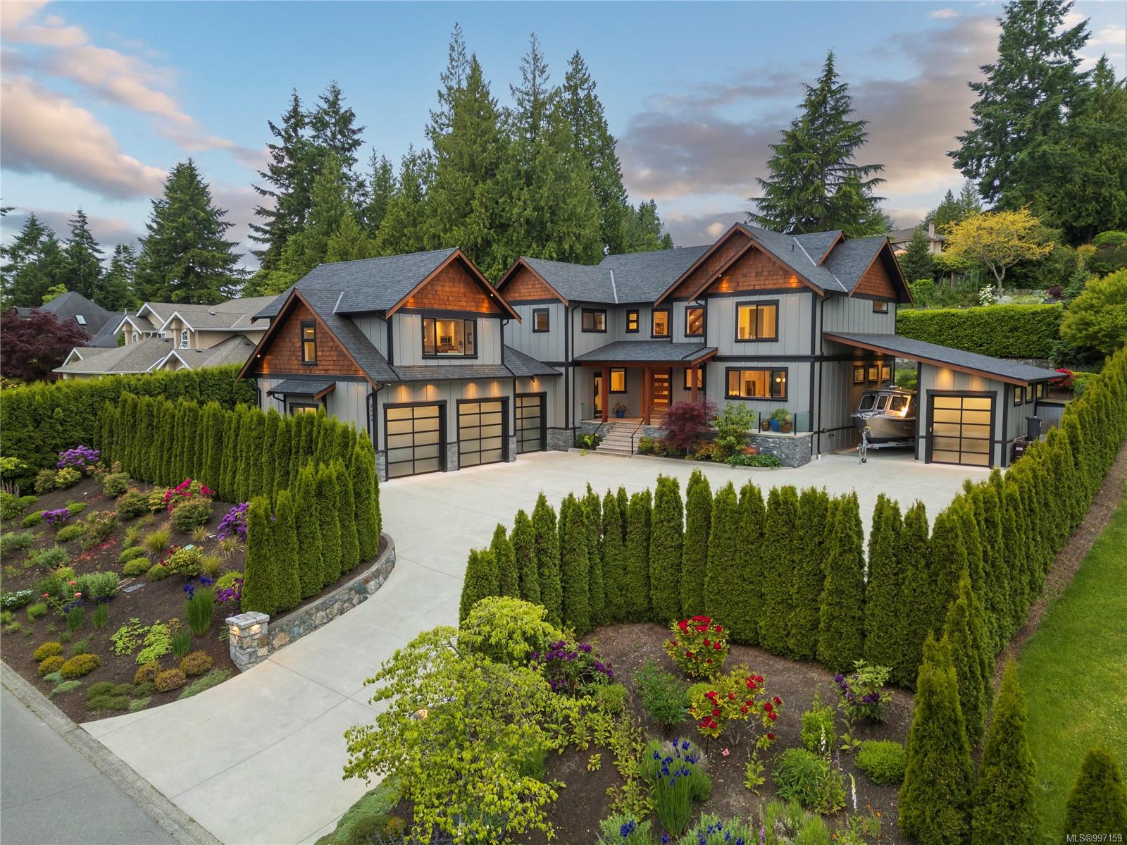 8660 Richland Pl, North Saanich, BC V8L 5E3