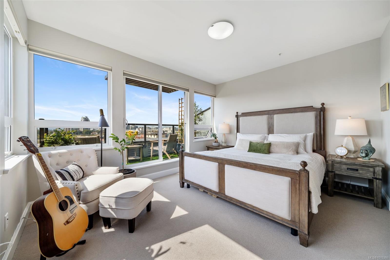 595 Pandora Ave Apt 407, Victoria, BC V8W 1N5