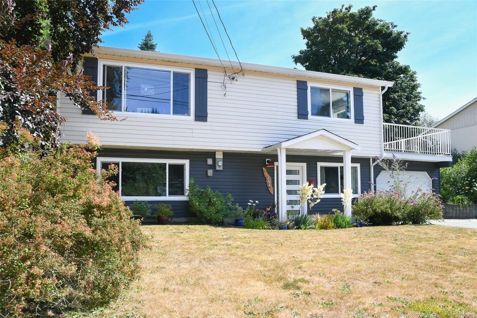 1250 Hobson Ave, Courtenay, BC V9N 6N9