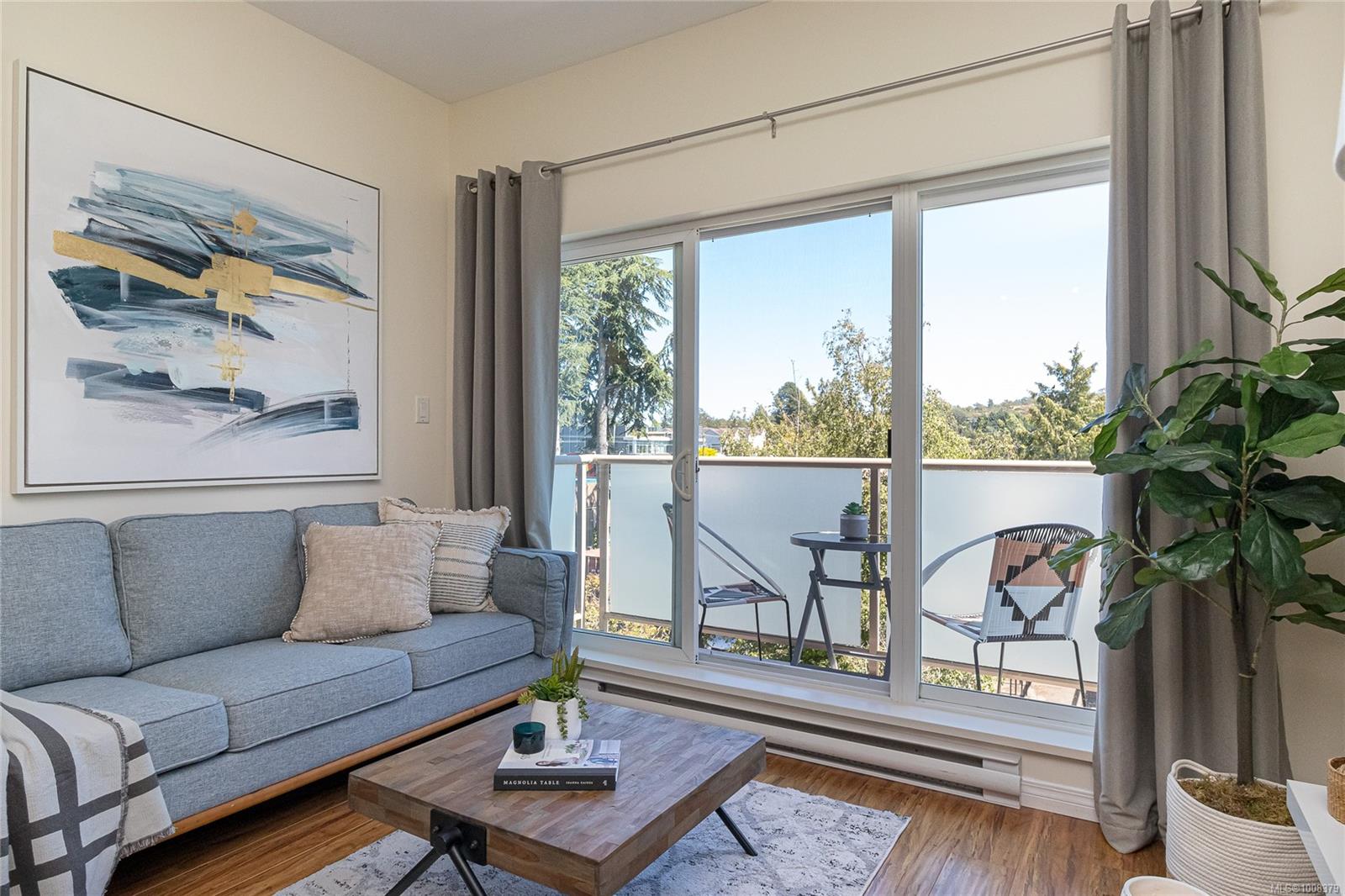 1550 Church Ave Apt 315, Saanich, BC V8P 2H1