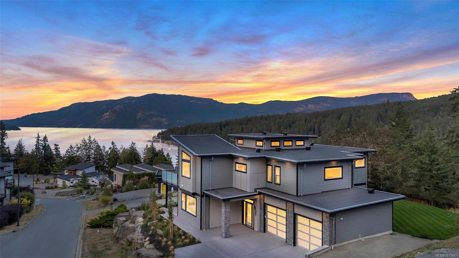1060 Shore Pine Close Apt 5, Duncan, BC V9L 0C4