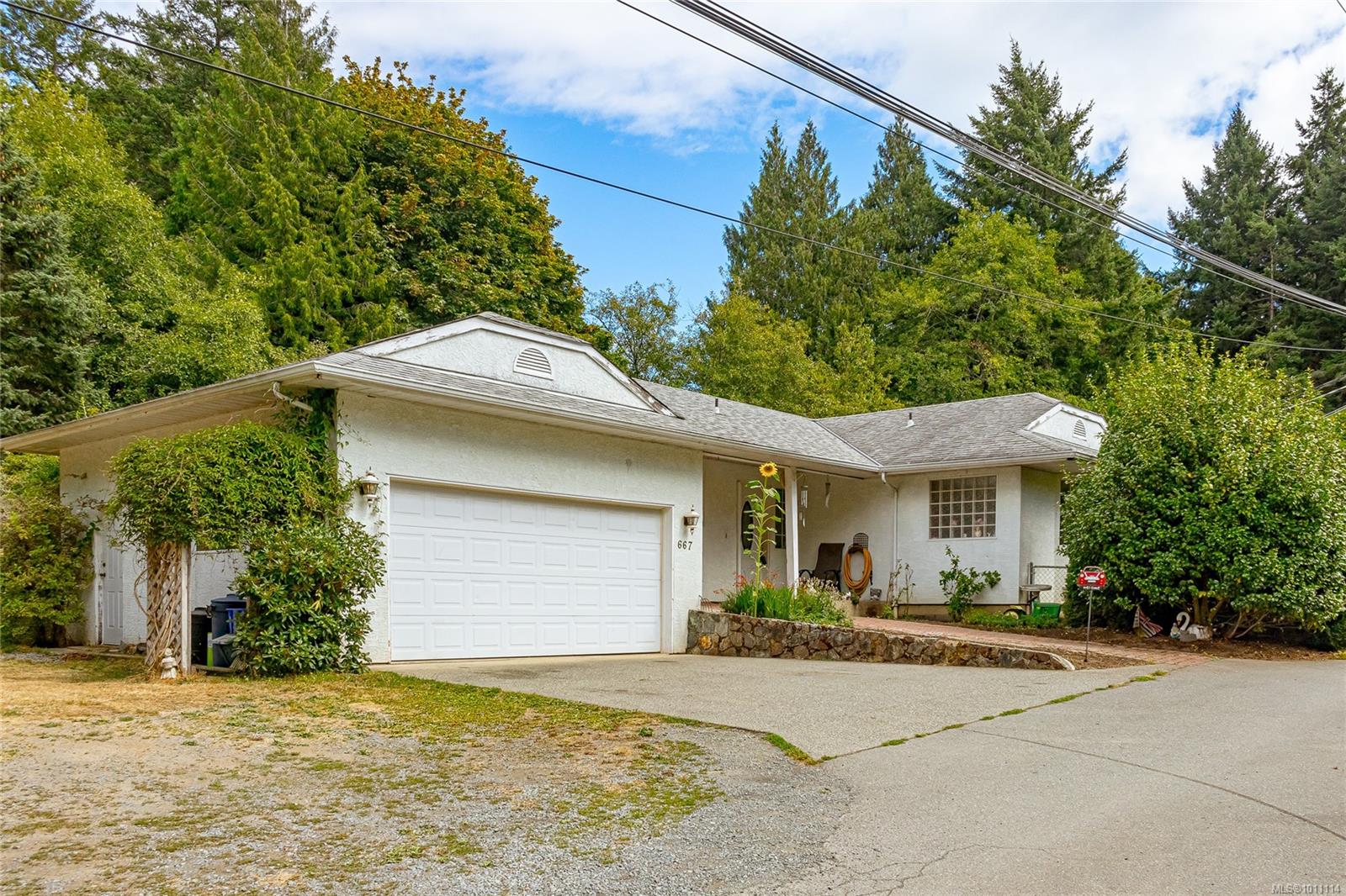 667 Goldie Ave, Langford, BC V9B 6H3