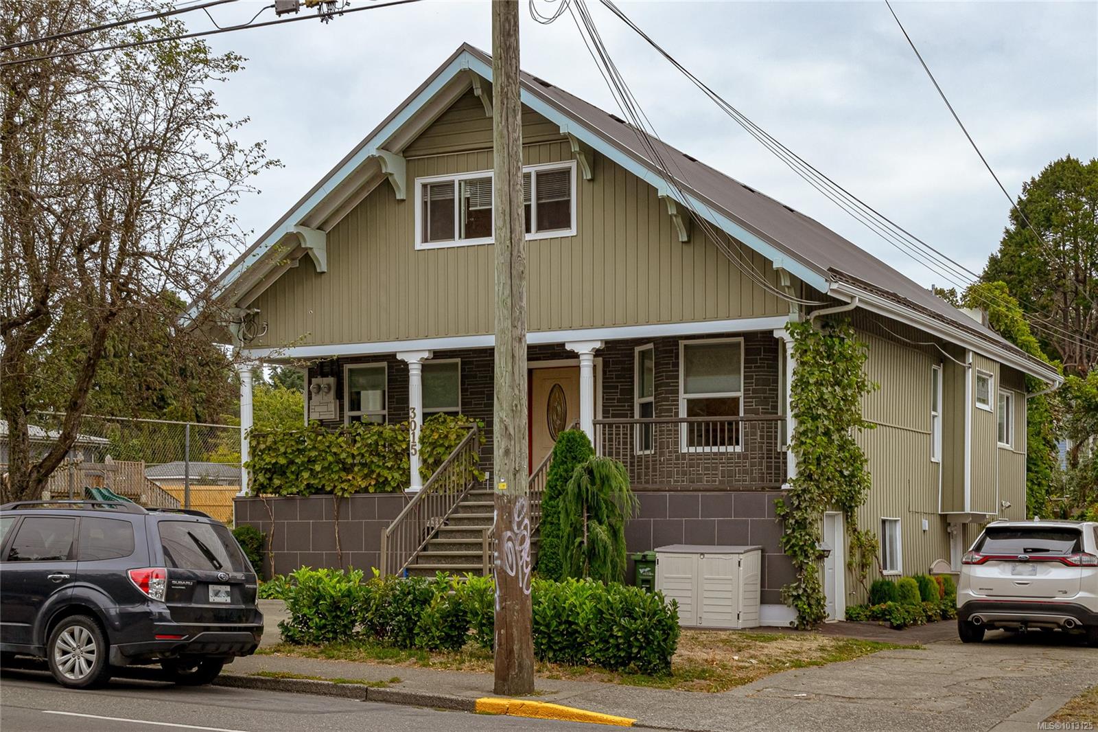 3015 Quadra St, Victoria, BC V8T 4G2