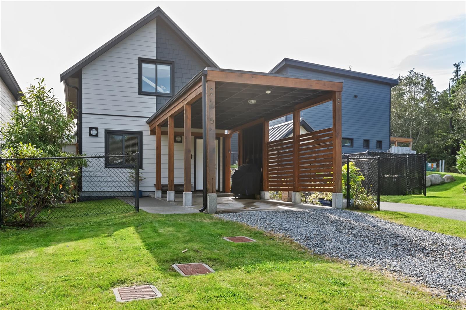 1782 St Jacques Blvd Apt 5, Ucluelet, BC V0R 3A0