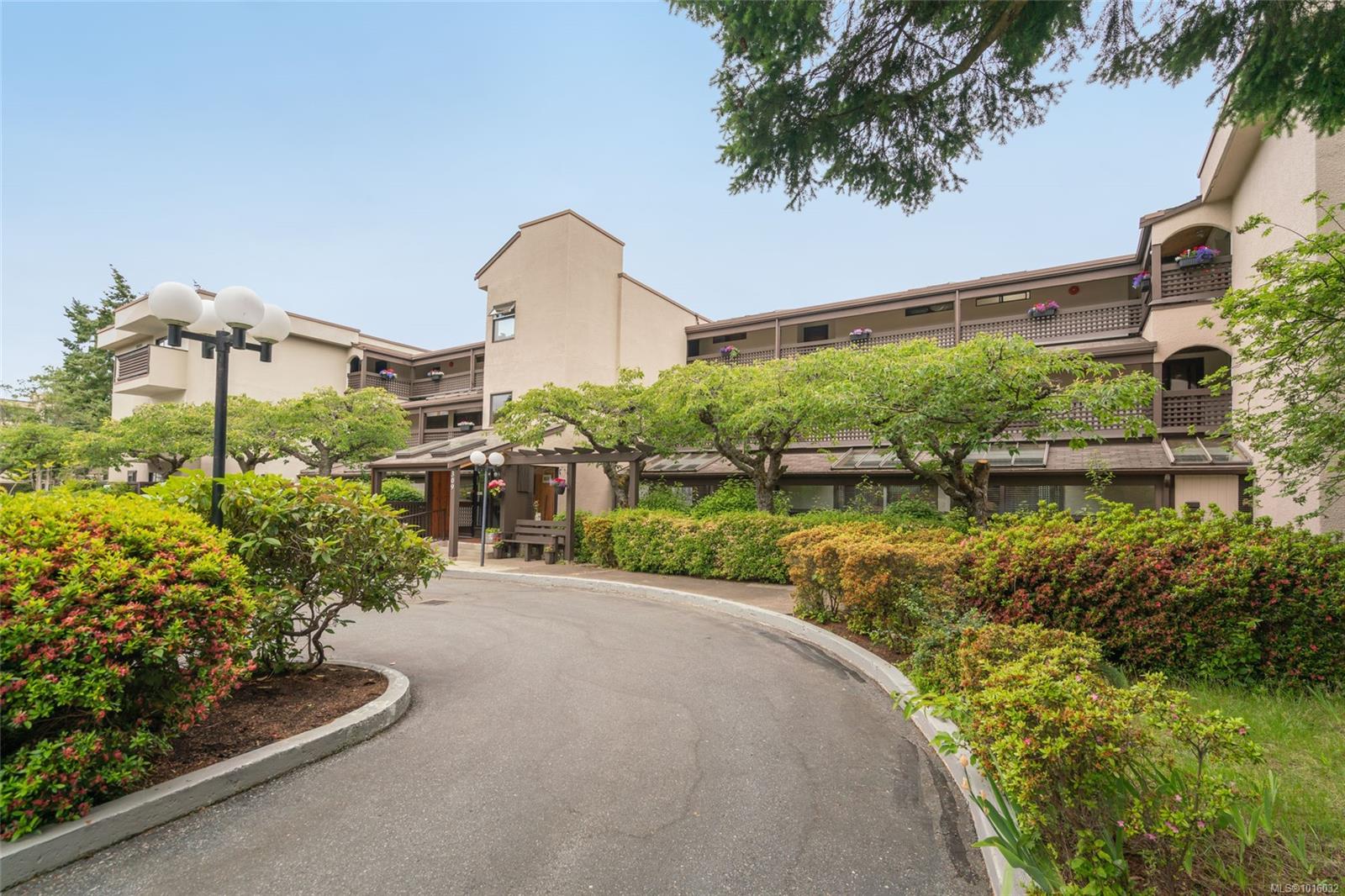 309 Morison Ave Apt 201, Parksville, BC V9P 1M6