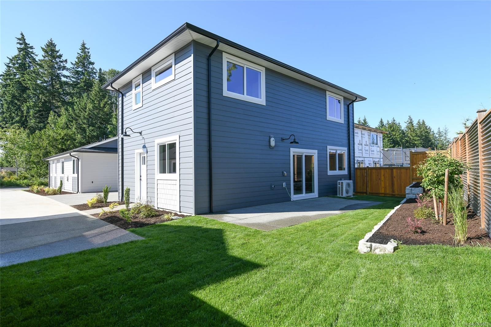 2315 Mcdonald Rd Apt B, Comox, BC V9M 0C8