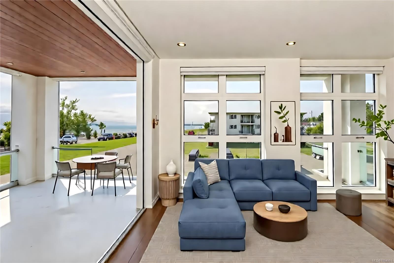 9570 Fifth St Apt 204, Sidney, BC V8L 2W5