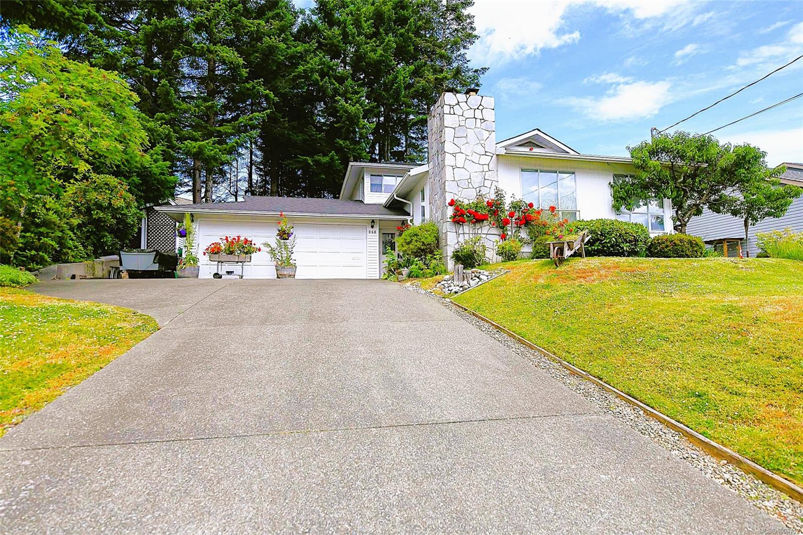 948 Thorpe Ave, Courtenay, BC V9N 8C8