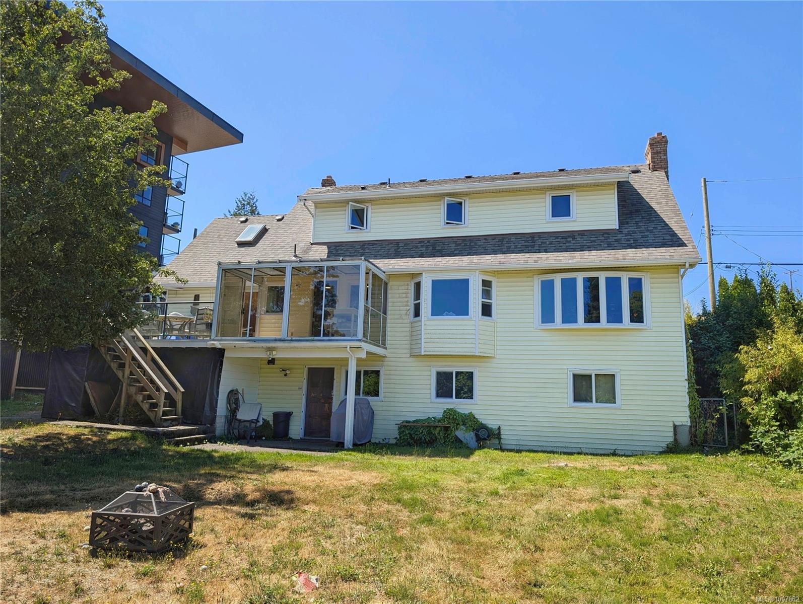 618 Beach Dr, Nanaimo, BC V9S 2X9