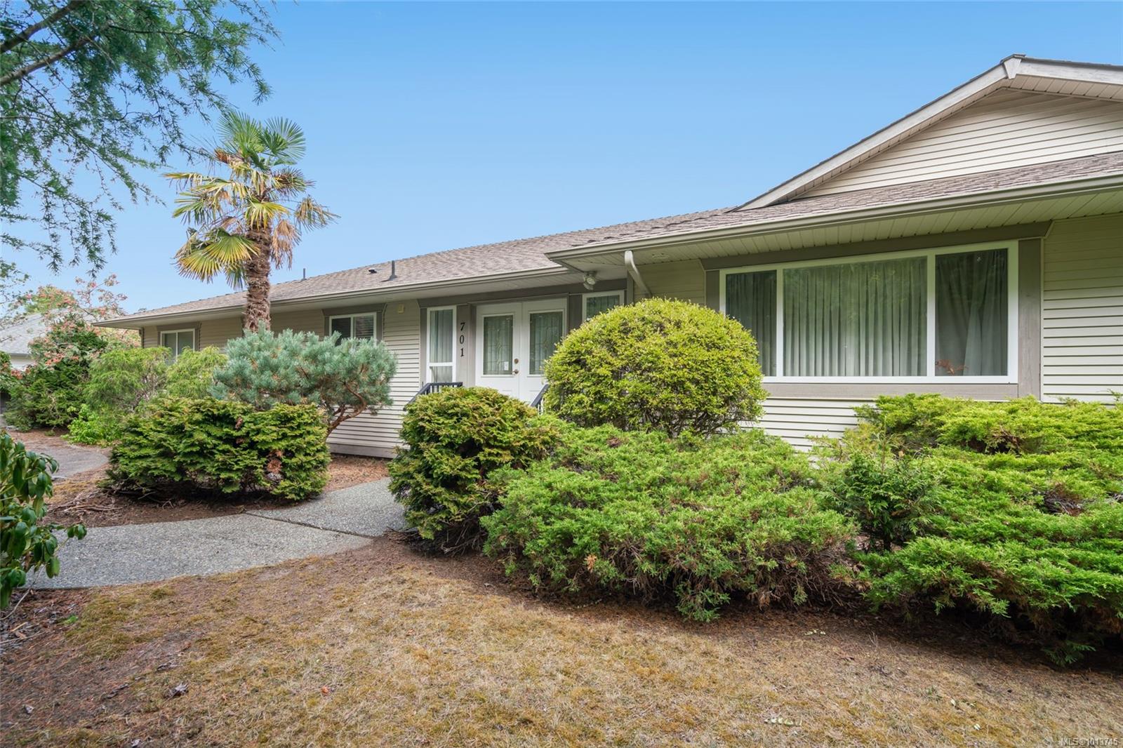 701 Humphrey Rd, Parksville, BC V9P 2V8