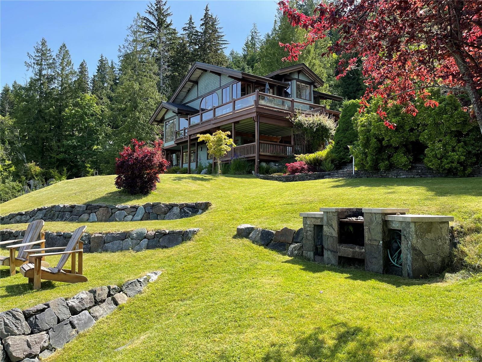 10271033 West Rd, Quadra Island, BC V0P 1N0