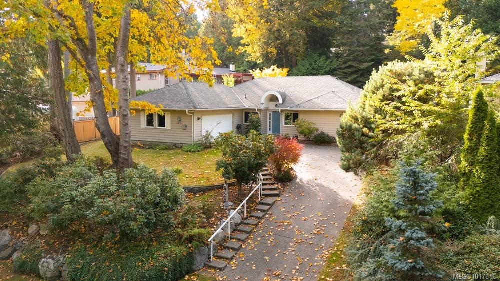 4724 Lochside Dr, Saanich, BC V8Y 3B6