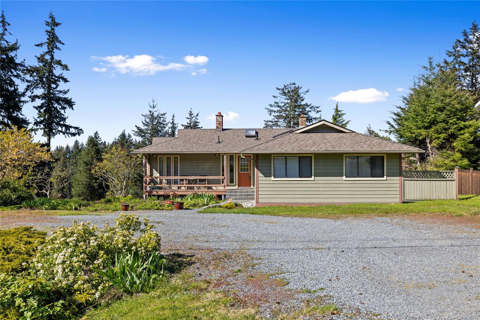 7496 Clark Cres, Lantzville, BC V0R 2H0