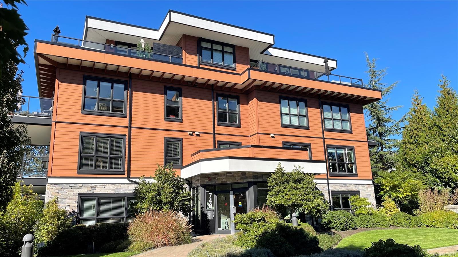 740 Travino Lane Apt 405, Saanich, BC V8Z 0E2