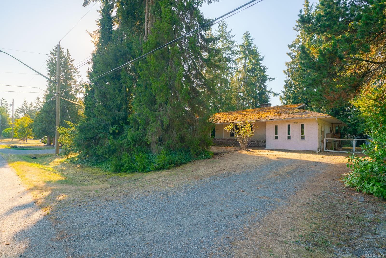 2237 Blue Jay Way, Nanaimo, BC V9X 1G7